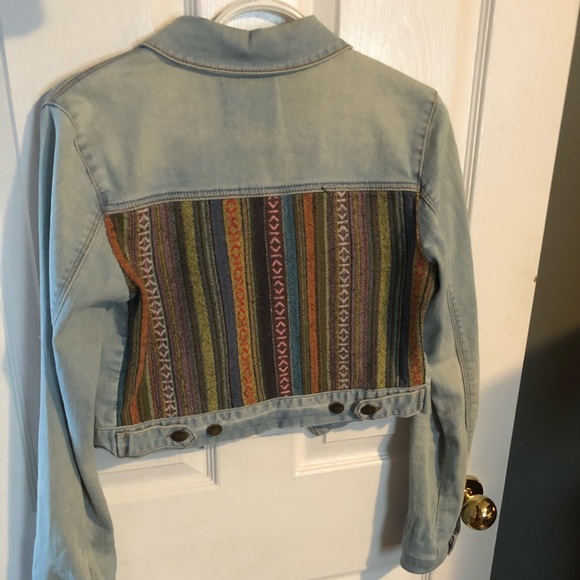 Forever 21 cropped jean jacket - Picture 2 of 4